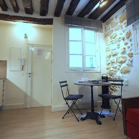 Apartment Louvre Parisian Duplex