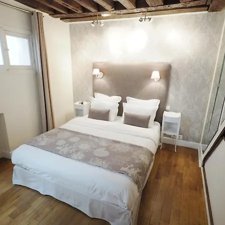 Apartment Louvre Parisian Duplex *