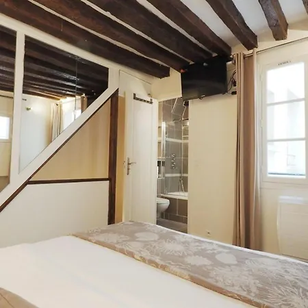 Apartment Louvre Parisian Duplex