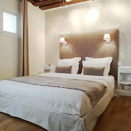 Appartamento Louvre Parisian Duplex
